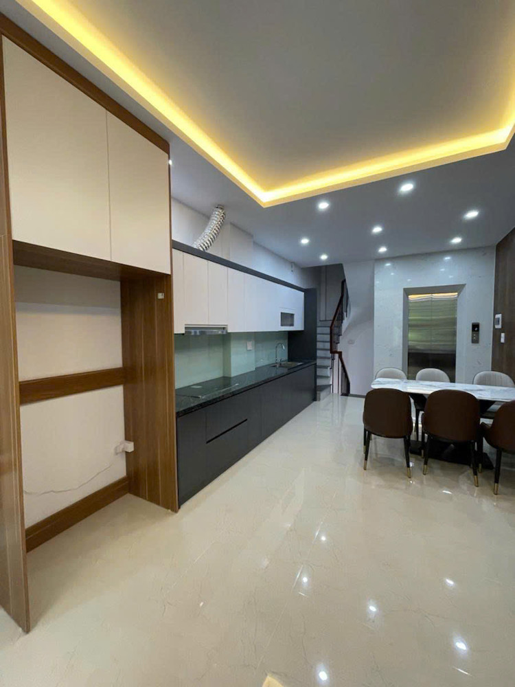 Bán nhà Ngọc Thụy 41m 6 tầng thang máy gara ô tô hơn 11 tỷ