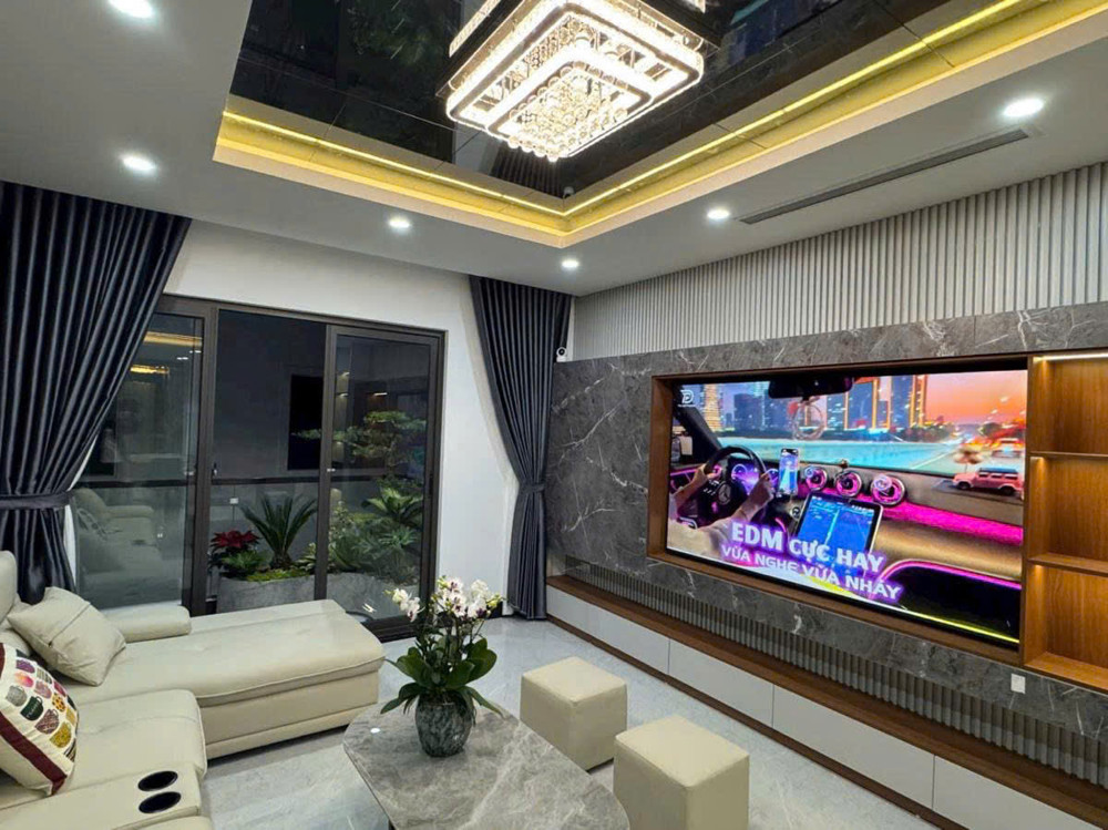 Bán nhà Phố Trạm 60m 8 tầng thang máy kinh doanh ô tô tránh hơn 22 tỷ