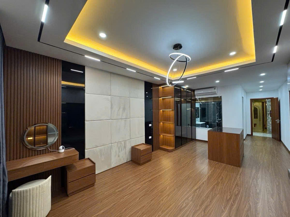 Bán nhà Phố Trạm 60m 8 tầng thang máy kinh doanh ô tô tránh hơn 22 tỷ