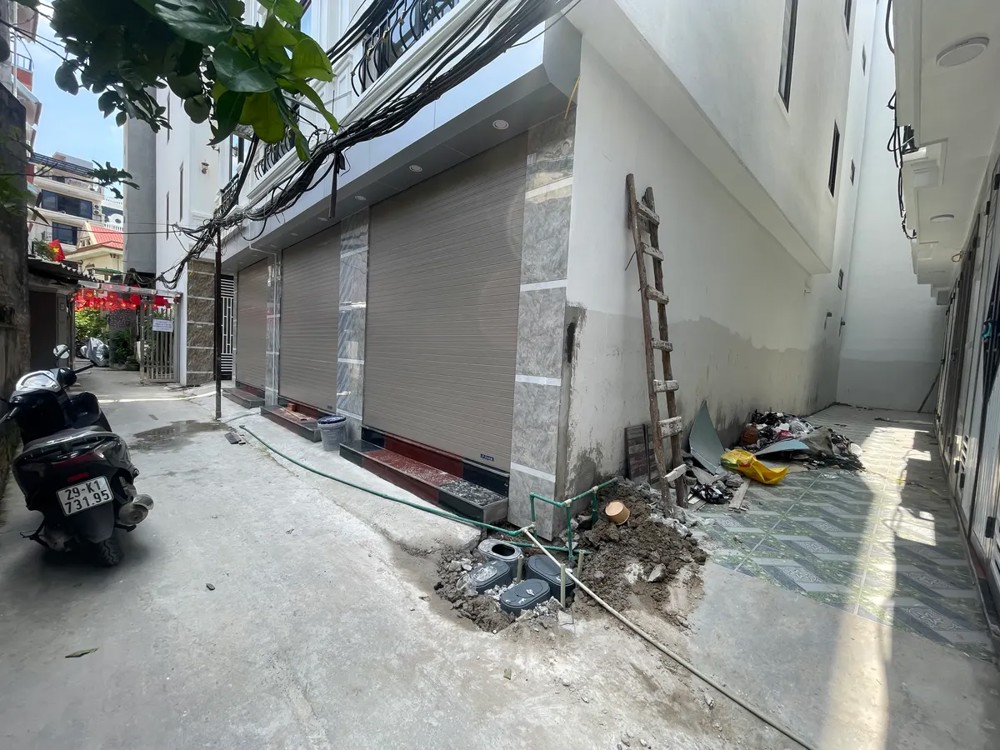 NHÀ MỚI Ở LUÔN FULL NỘI THẤT Kẻ Tạnh 32m2 X 5 tầng  5.75 tỷ Long Biên Hà Nội