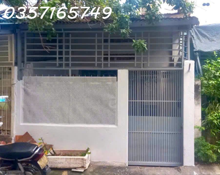 BÁN NHÀ CẤP 4 HXH GÂN ĐH Marketing, ĐH Bưu Chính Viễn Thông – Quận 9 - 100M RA LÊ VĂN VIỆT - 10P RA