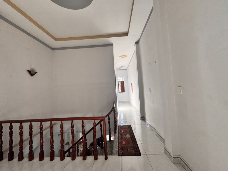 Bán nhà 2 Tầng Dĩ An,SHR đường xe hơi,gần Nhà Thi Đấu Dĩ An,giá đầu tư