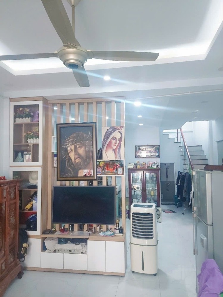 Bán nhà đường số 22 Phước Long , TP HCM, DT  80m2, 2 tầng, 3PN, SH, 5.35 tỷ