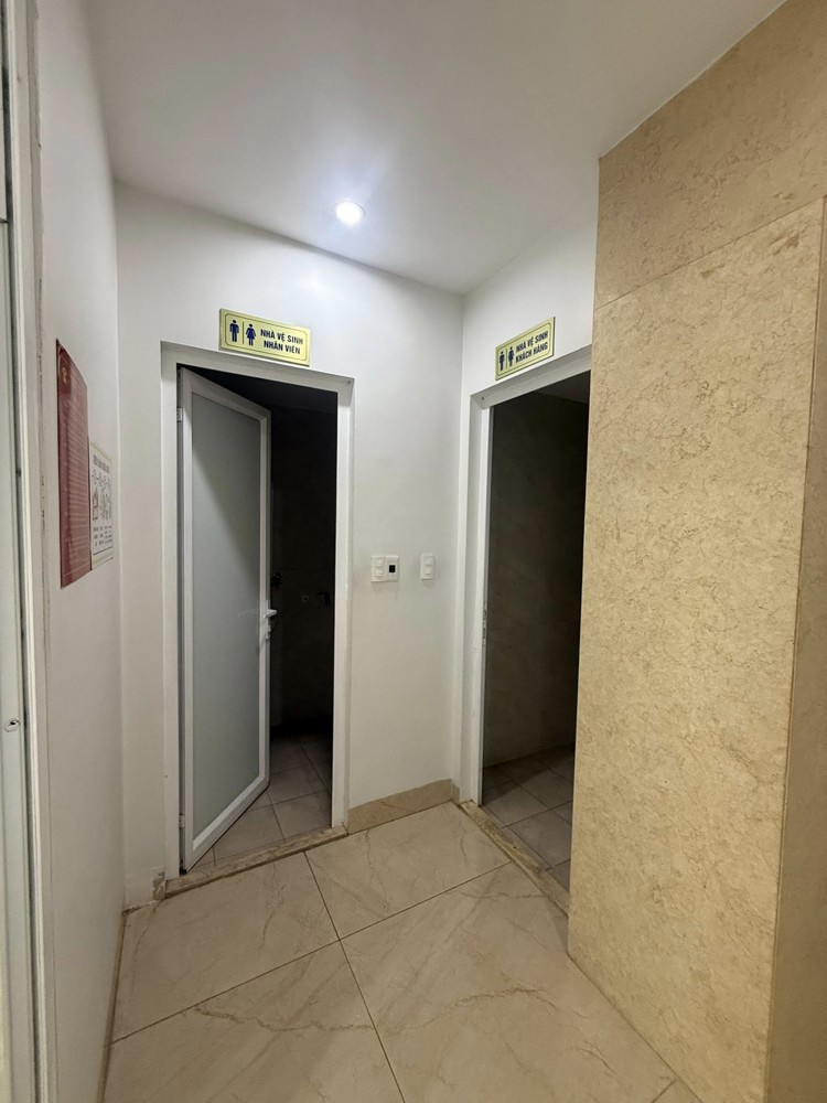 VIEW DÒNG SÔNG XANH - TRUNG TÂM CẦU GIẤY -TÒA VP 8 NỔI 1 HẦM - VỈA HÈ 7M