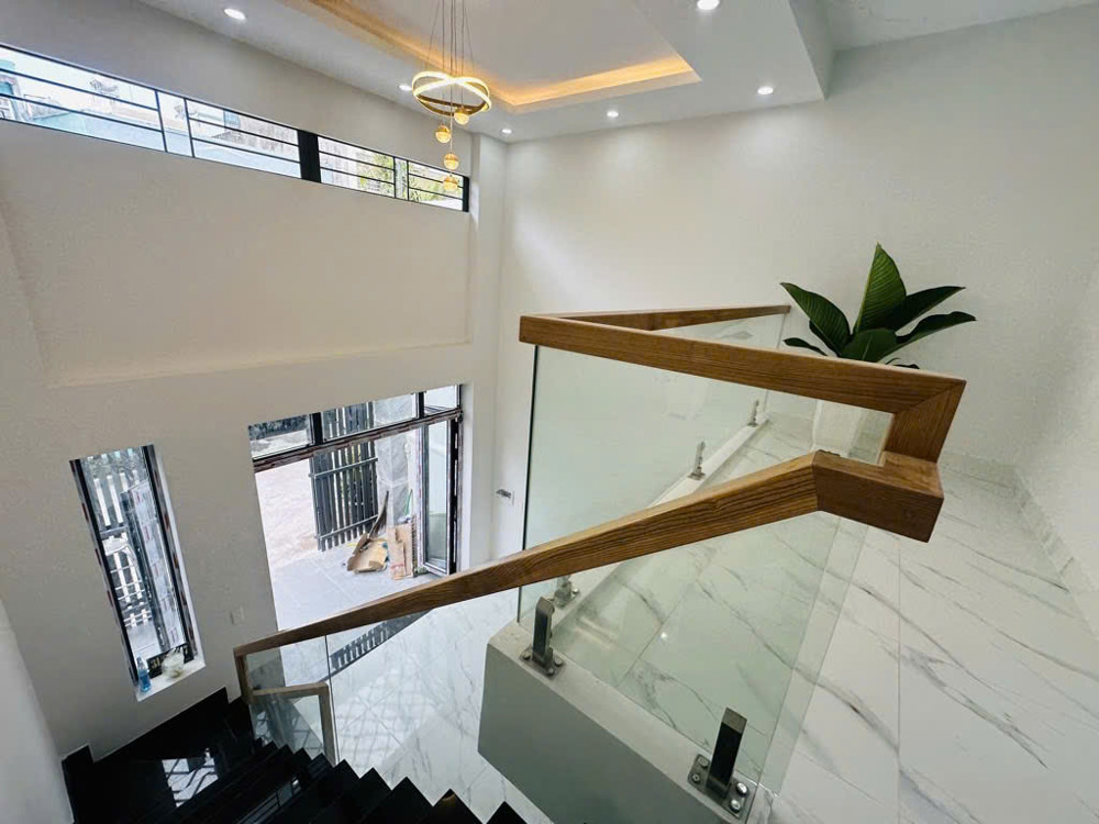 Nhà mới, đường Oto ra vào, ra Lê Văn Việt 3 phút, sổ hông sang tên ngay LH 0382202524