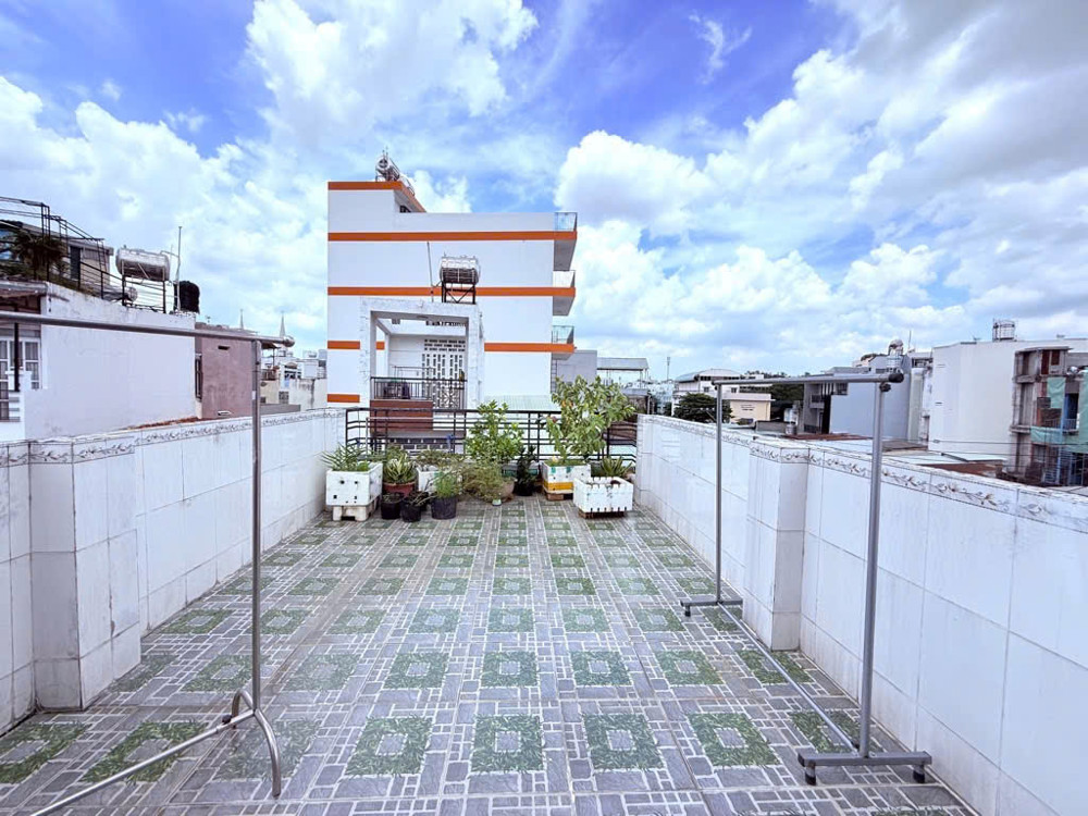 Chính Chủ Bán Mặt Tiền Đất Thánh, P6, Tân Bình: 5.3x11m, Giá Tốt Chỉ 12.5 Tỷ!