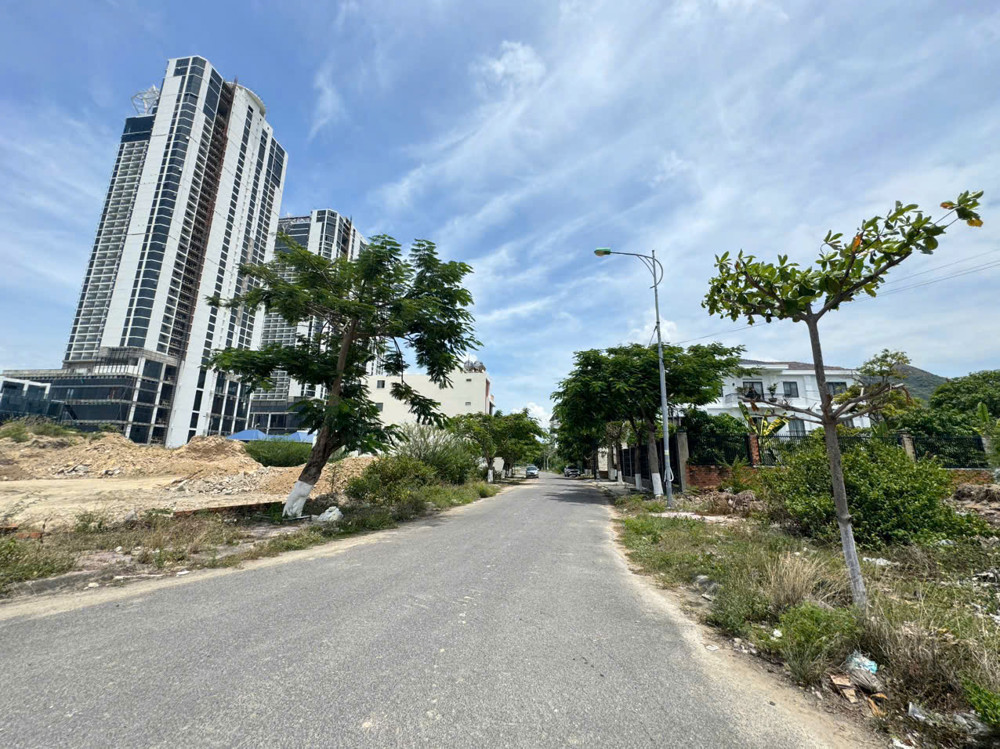 Bán Đất Biệt Thự Mặt Tiền Đường Huỳnh Văn Nghệ - Vĩnh Hoà - Bắc Nha Trang
