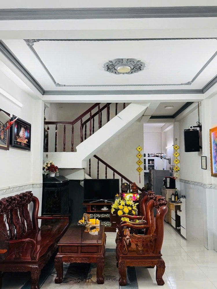 NHÀ HXH ĐỖ CỬA – LẠC LONG QUÂN TÂN BÌNH – 3 TẦNG – DT 55M2 – 6.8 TỶ TL