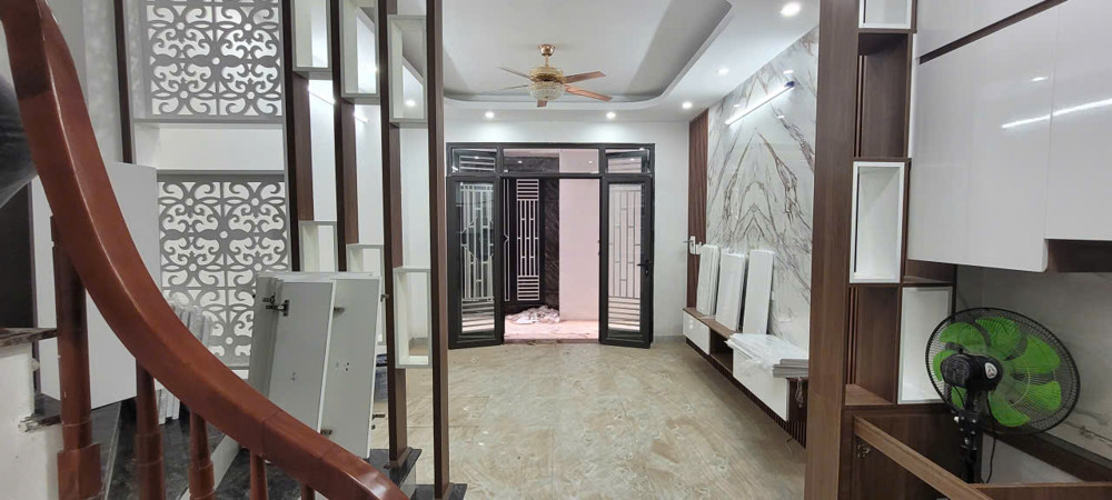 🏡 Bán nhà 5 tầng xây mới Việt Hưng – gần mầm non Ánh Sao, ngõ nông, quanh nhà nhiều chỗ đậu xe,