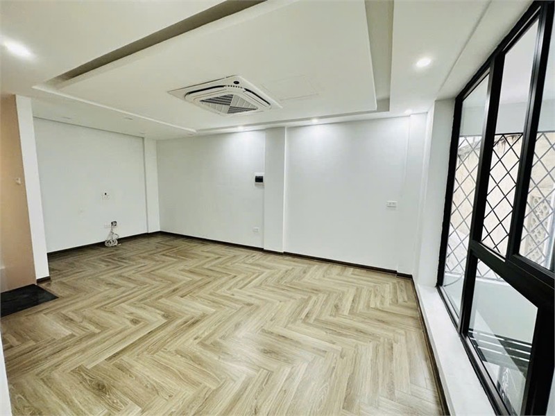🏡 BÁN NHÀ VIỆT HƯNG – NGÔ GIA TỰ – 40M² – 6 TẦNG – 7,9 TỶ – NHÀ ĐẸP Ở NGAY, GẦN Ô TÔ