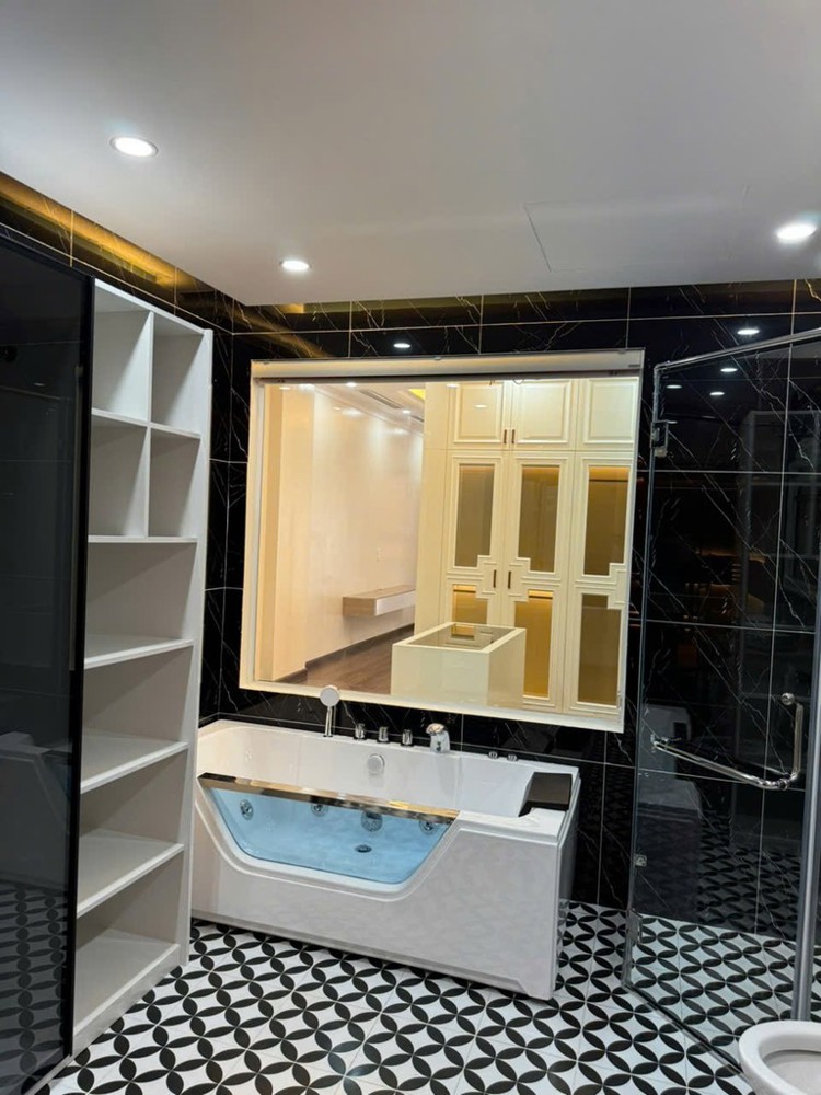 BÁN NHÀ HỒNG TIẾN LONG BIÊN, OTO ĐỔ CỔNG-THANG MÁY-75M-NHỈNH15 TỶ(TL)