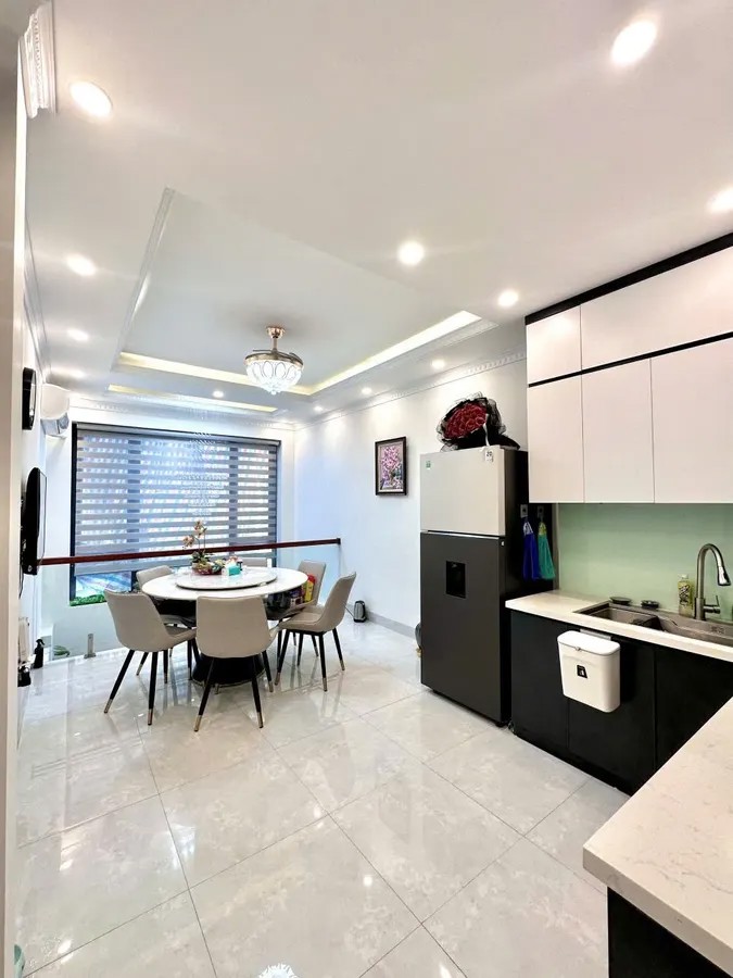 NHÀ MỚI- ĐẸP Phố Bồ Đề 34m2 X 6 Tầng MT 3.8M, 8.85 Tỷ Long Biên Hà Nội