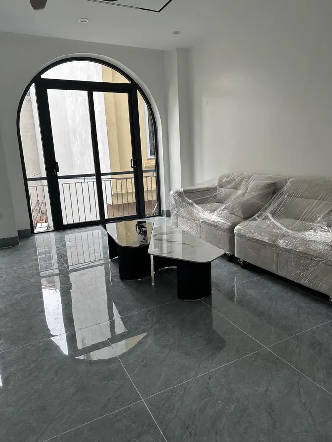 NHÀ MỚI GARA 2 Ô TÔ Phố Nguyễn Văn Linh 48m2 X 6 Tầng X 11.8 tỷ Long Biên Hà Nội