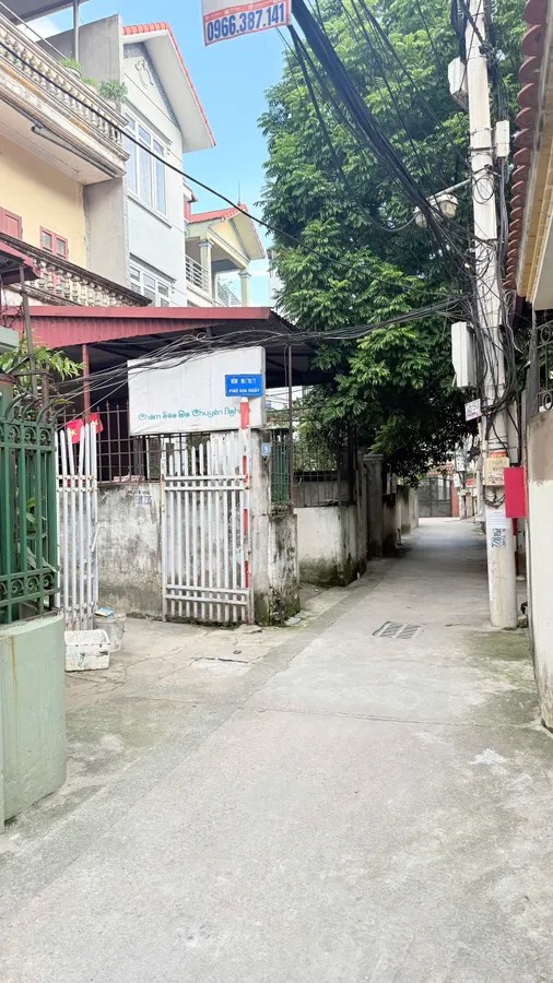 Bán đất thổ cư Gia Quất, Thượng Thanh, Long Biên. 62m2, MT 9m, 9.9 tỷ, Sổ đỏ. LH: 0937632289