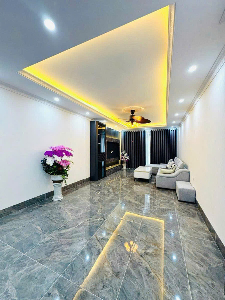 Bán nhà Nguyễn Văn Linh 40m 6 tầng thang máy gara ô tô hơn 9 tỷ