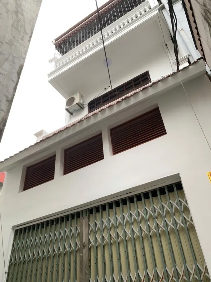 BÁN NHÀ RIÊNG Phố  Ngô Gia Tự 40m2 3 tầng MT 4.5m, 7.95 tỷ Long Biên Hà Nội