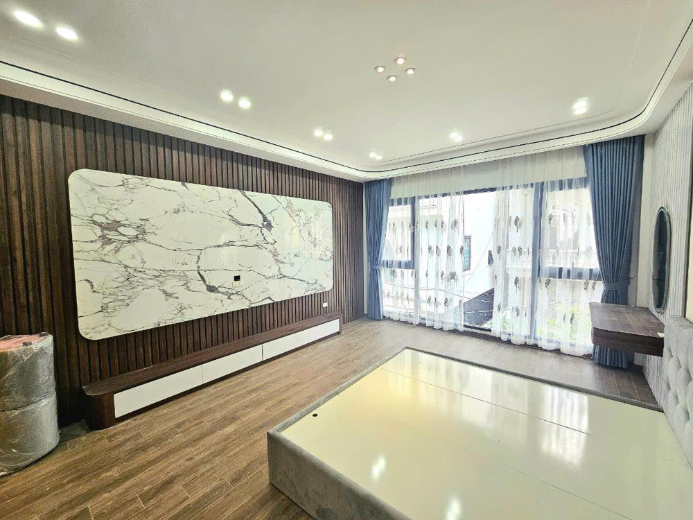 Bán nhà Nguyễn Văn Linh 52m 7 tầng MT4.5m thang máy phân lô ô tô hơn 13 tỷ