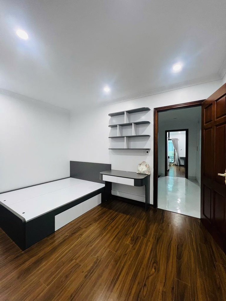 Siêu phẩm mặt phố Cổ Nhuế, vỉa hè rộng, thang máy, kinh doanh đỉnh