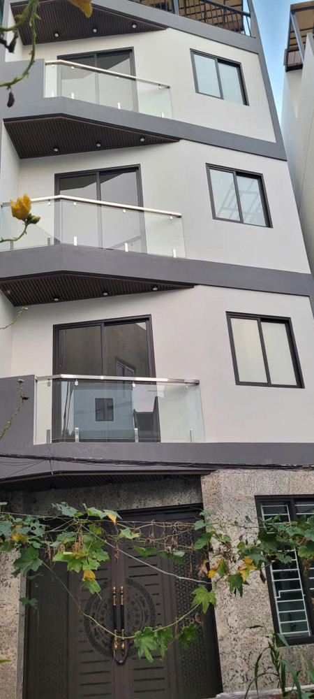Bán nhà liền kề Thanh Am – Việt Hưng  33m² xây mới 5 tầng, lô góc, giá chỉ 5,3 tỷ
