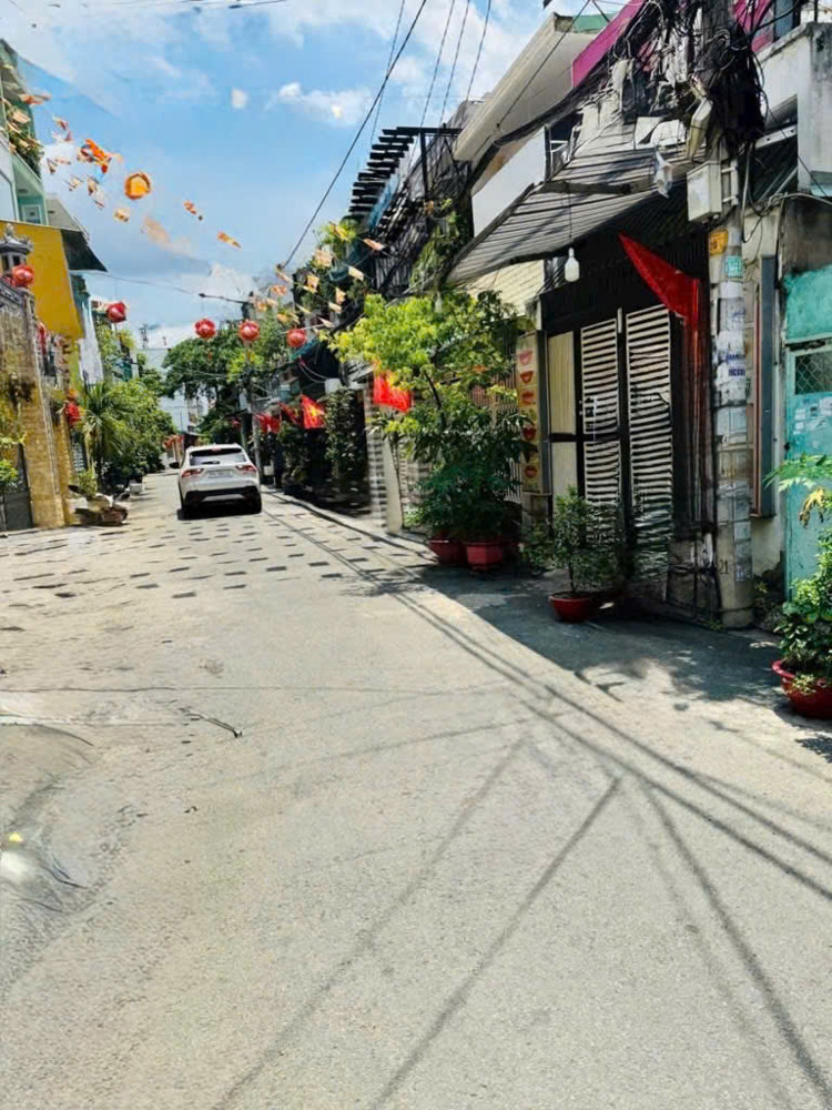 NHÀ BÁN HOÀ BÌNH – HẺM 7M – Ô TÔ NGỦ TRONG NHÀ – 70M2 – CHỈ 6.95 TỶ