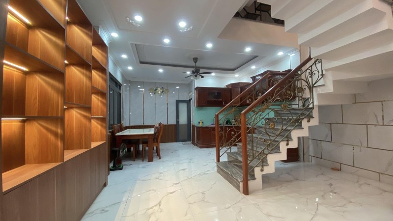 Bán nhà đường 49 Hiệp Bình Chánh, Thủ Đức. 5x19m, 5 tầng, 4PN, SH. Giá 10.6 tỷ