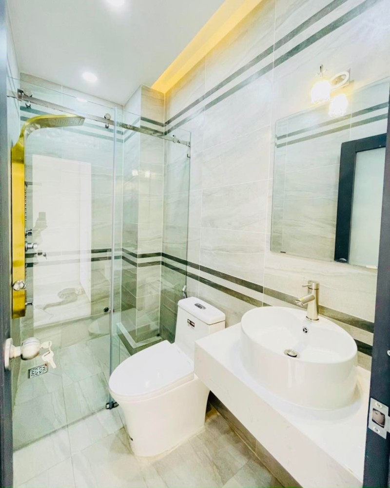 Bán nhà đường 49 Hiệp Bình Chánh, Thủ Đức. 5x19m, 5 tầng, 4PN, SH. Giá 10.6 tỷ