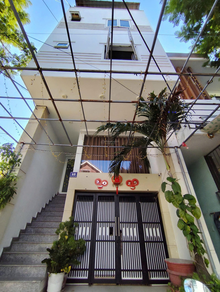 Bán đất và nhà 4.5 tầng, S=115m2 MT 5, lô góc 3 thoáng (trc, sau và hông)