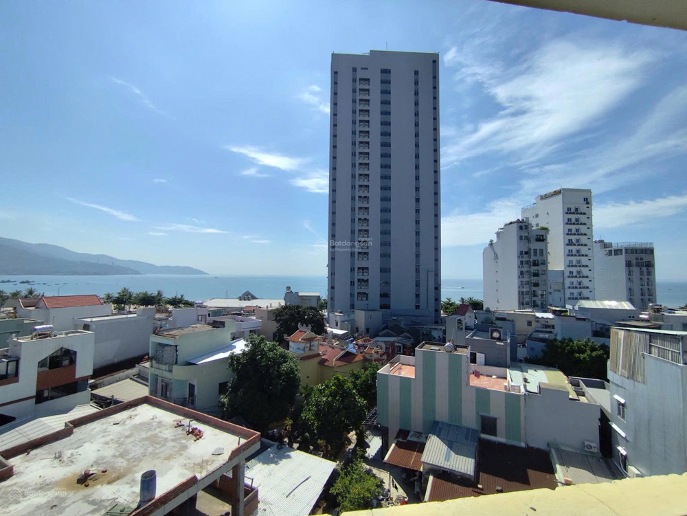 Bán đất và nhà 4.5 tầng, S=115m2 MT 5, lô góc 3 thoáng (trc, sau và hông)