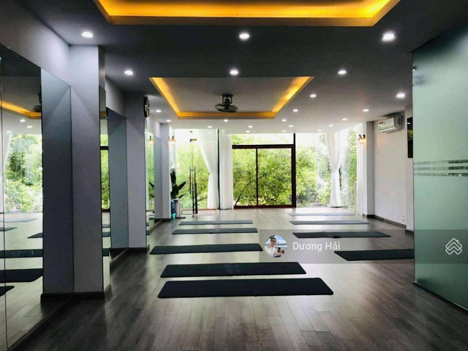 Bán nhà mặt phố Phạm Văn Đồng - 120m * 10 Tầng Thang Máy Vỉa Hè Kinh Doanh VP