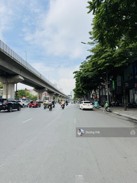 Bán nhà mặt phố Phạm Văn Đồng - 120m * 10 Tầng Thang Máy Vỉa Hè Kinh Doanh VP