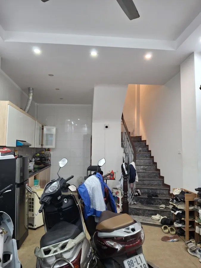 BÁN NHÀ RIÊNG Phố  Bùi Xương Trạch 36m2 X 4 tầng MT 4m,8.15 tỷ Thanh Xuân Hà Nội
