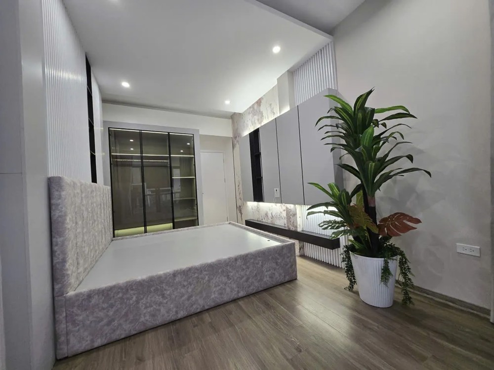 Bán Nhà Bùi Ngọc Dương 33m2. 4 tầng. mặt tiền 3.02m. giá 10.5 Tỷ Hai Bà Trưng Hà Nội