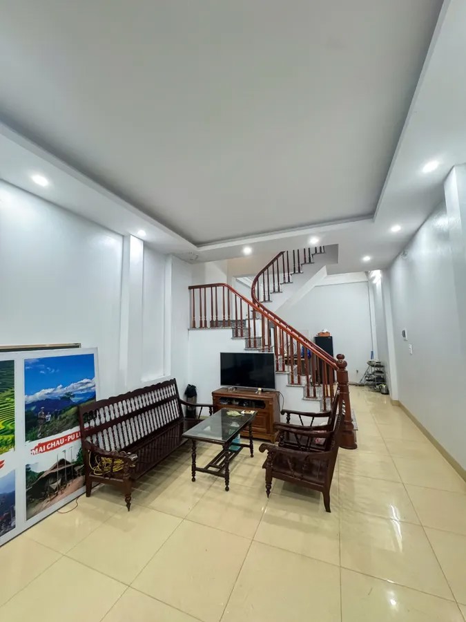 BÁN NHÀ RIÊNG Phố Ngọc Thụy 42m2 X 5 Tầng ,mặt tiền 4m, 6.9 tỷ Long Biên Hà Nội