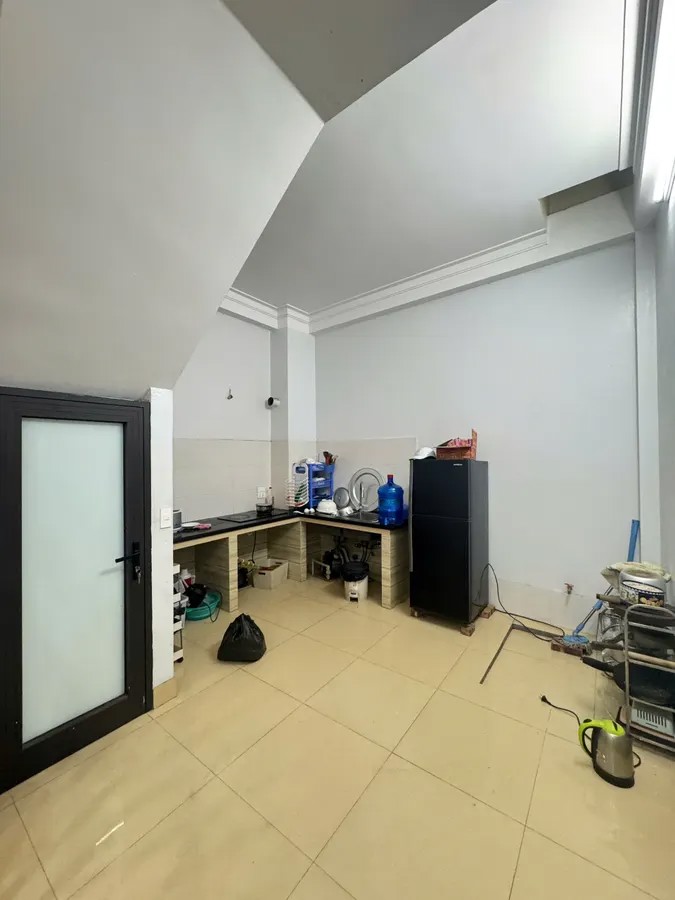 BÁN NHÀ RIÊNG Phố Ngọc Thụy 42m2 X 5 Tầng ,mặt tiền 4m, 6.9 tỷ Long Biên Hà Nội