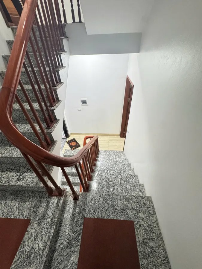 BÁN NHÀ RIÊNG Phố Ngọc Thụy 42m2 X 5 Tầng ,mặt tiền 4m, 6.9 tỷ Long Biên Hà Nội