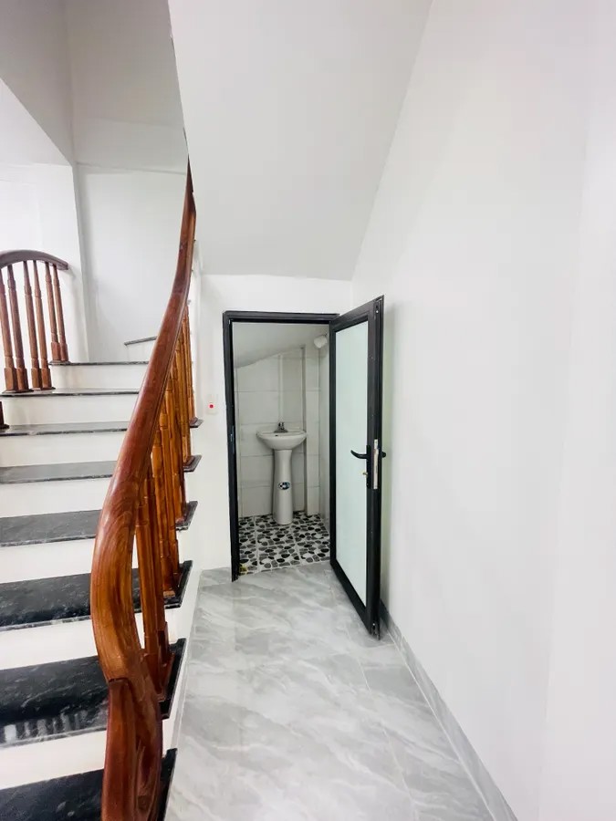 Bán Nhà Đê Trần Khát Chân 37m2.  5 tầng. mặt tiền 4m. giá 7 Tỷ Hai Bà Trưng Hà Nội