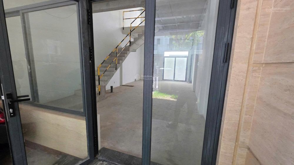 Chính chủ bán nhà phố The Classia, Đường Võ Chí công. Khu dân cư cao cấp