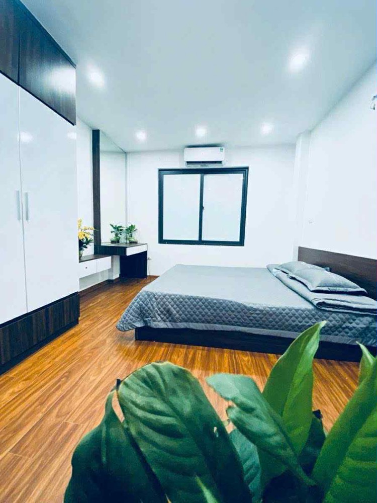 Bán nhà Vĩnh Hưng, Hoàng Mai 35m 5 tầng mới tinh full đồ ở ngay, ngõ 3 gác phi ầm ầm, 2  thoáng