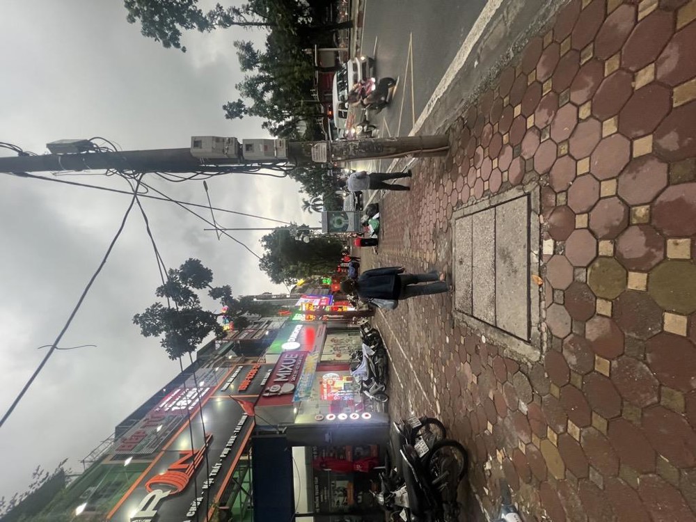 Bán nhà mặt phố Hoàng Quốc Việt, 80m2, 7 tầng thang máy, 2 mặt phố, giá 25 tỷ