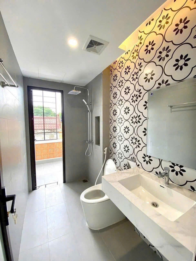 NHÀ 4 TẦNG MỚI TINH TẠI XÃ PHÚC THỊNH  NGUYÊN KHÊ ( CŨ )