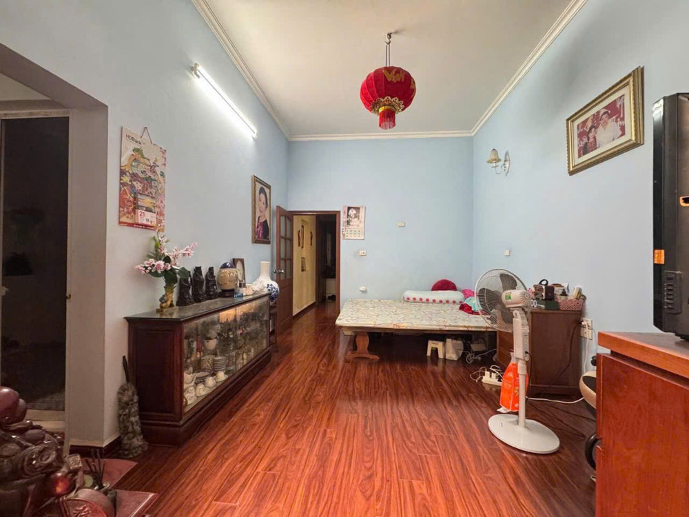 Bán Đất Võng Thị 88 m, tặng nhà 3 tầng, vài bước ra  oto, Full nội thất!