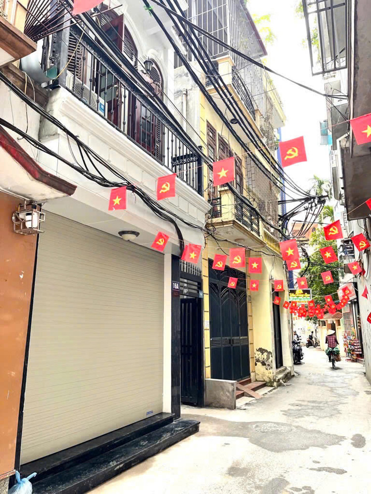 BÁN NHÀ XUÂN THUỶ –  4 TẦNG – DT 43m² – MẶT TIỀN 3.5m