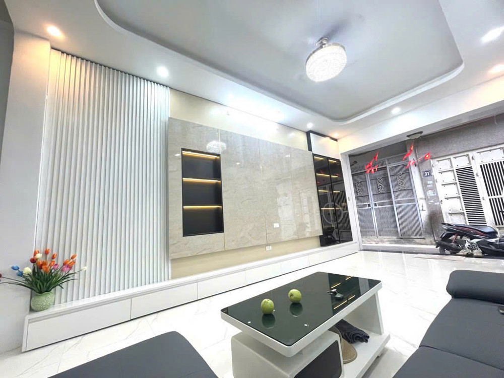 BÁN NHÀ XUÂN THUỶ –  4 TẦNG – DT 43m² – MẶT TIỀN 3.5m