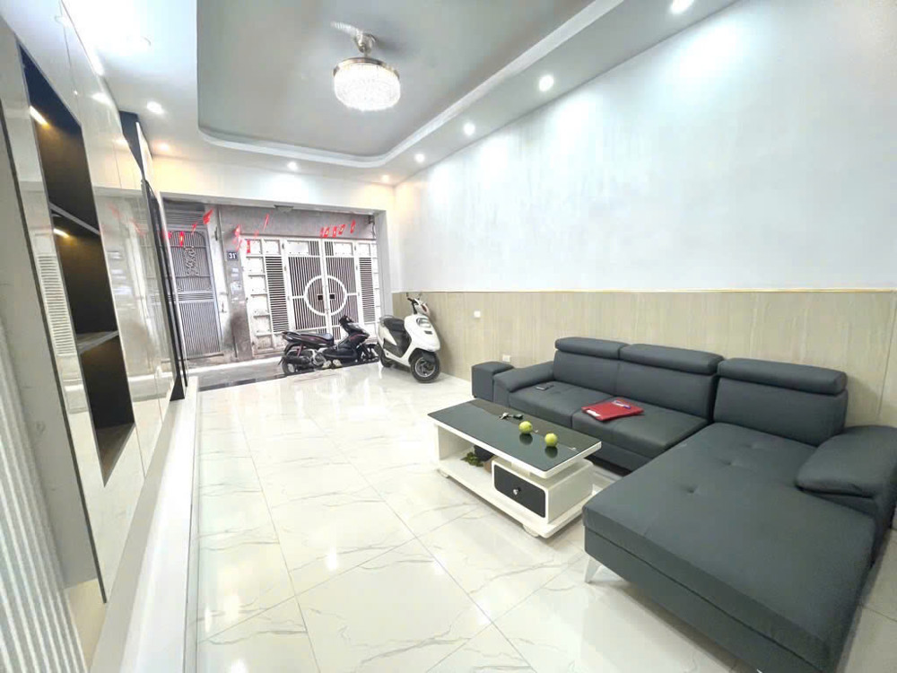 BÁN NHÀ XUÂN THUỶ –  4 TẦNG – DT 43m² – MẶT TIỀN 3.5m