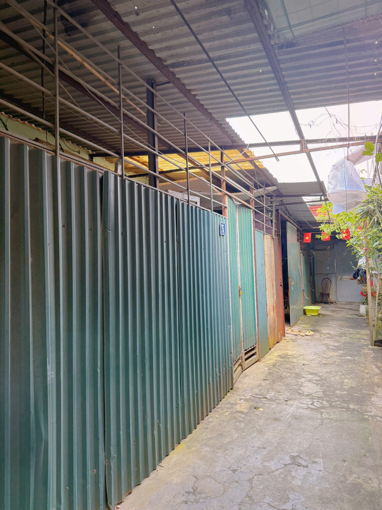 BÁN ĐẤT 41.5M² NGÕ 200 VĨNH HƯNG - CÓ NHÀ CẤP 4
