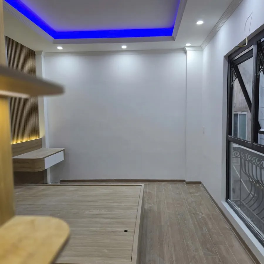 BÁN NHÀ RIÊNG Phố Khương Trung 45m2 X 6 tầng 12.9 Tỷ Thanh Xuân Hà Nội