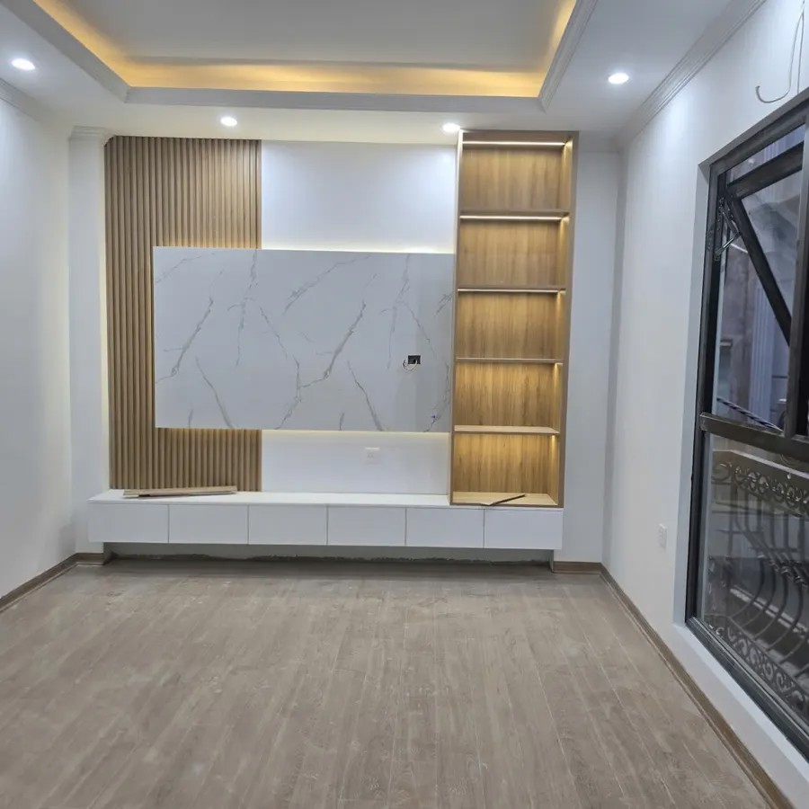 BÁN NHÀ RIÊNG Phố Khương Trung 45m2 X 6 tầng 12.9 Tỷ Thanh Xuân Hà Nội