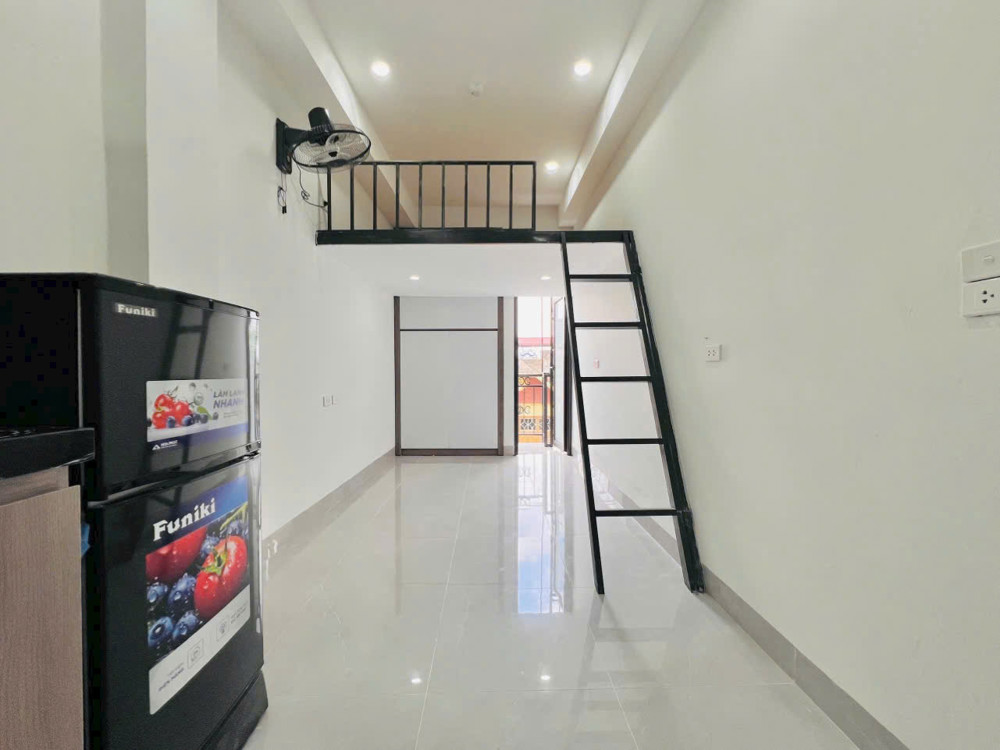 Bán toà căn hộ dịch vụ phố Khương Đình 90m 24 phòng khép kín thẳng tắp 15m ô tô tránh