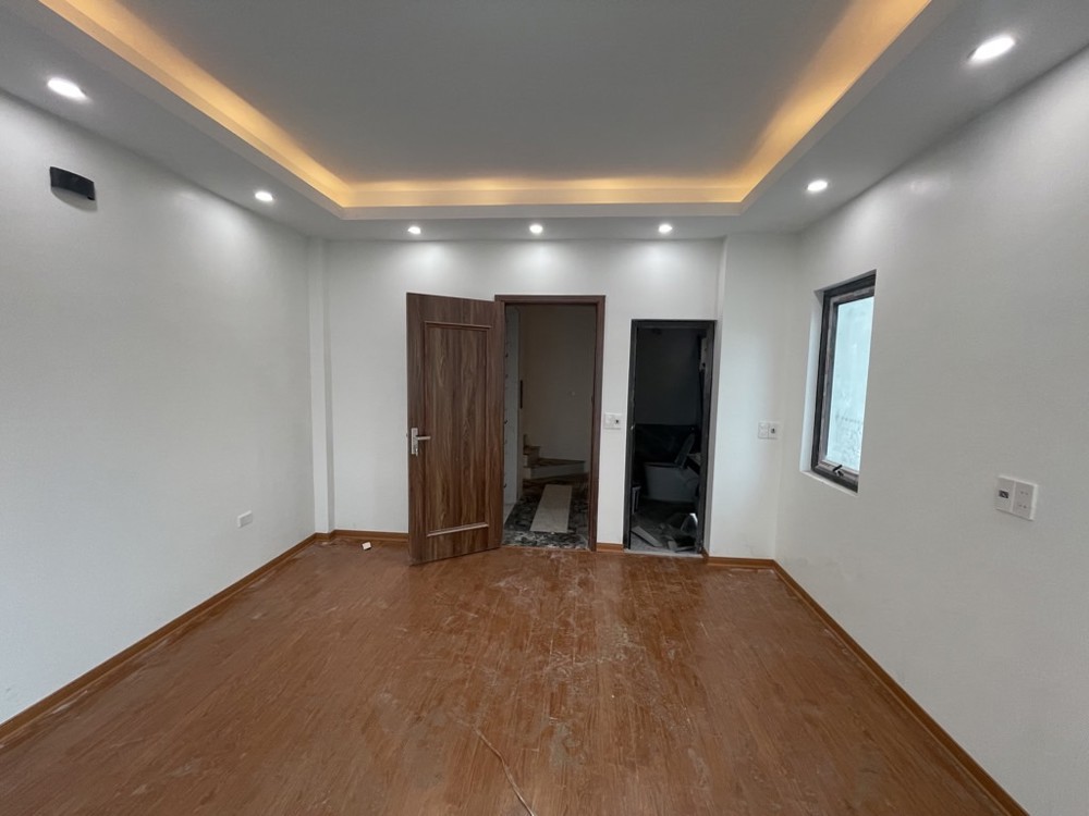 Siêu phẩm 6 tầng thang máy Ô TÔ đỗ cửa