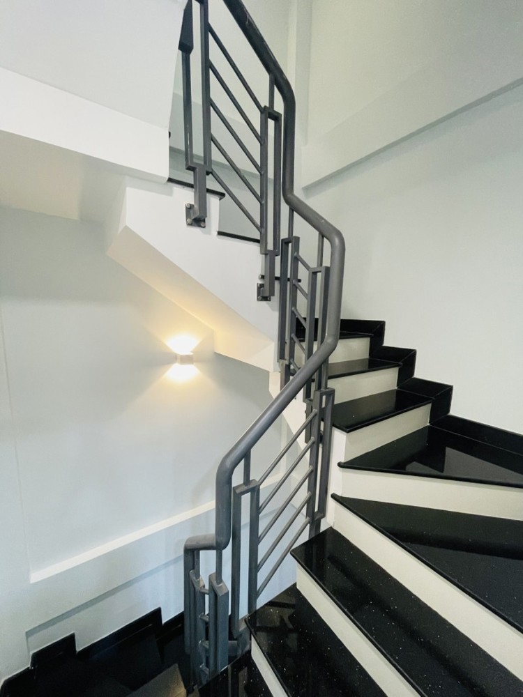 Nhà Mới 4 Tầng Hoàn Công Đầy Đủ –Chỉ 3,85 Tỷ -Hẻm Ô Tô – Vị Trí Kinh Doanh